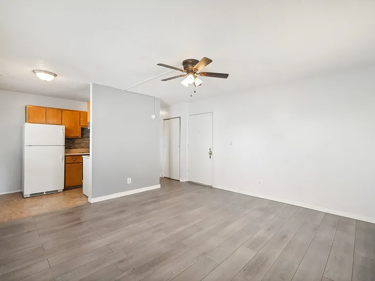 Bonfoy Apartments — Photo 13