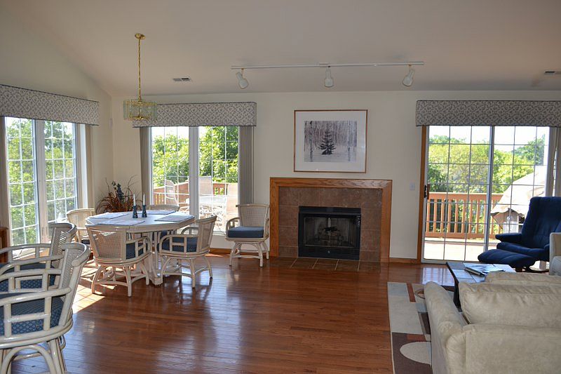 1st image of 1077 Lakeland Way