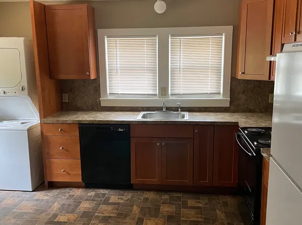 608 Sarah St Floor 2, Stroudsburg, PA 18360