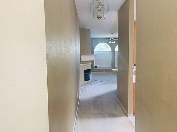 5th image of 1205 Mountain Laurel Ln