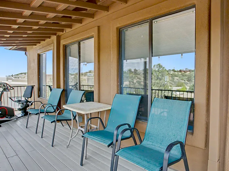 2402 Desert Willow Dr — Photo 38