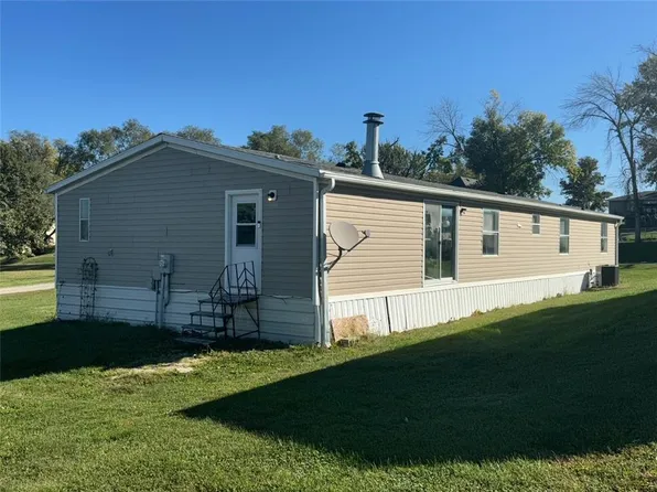 410 4th St, Conception Junction, MO 64434
