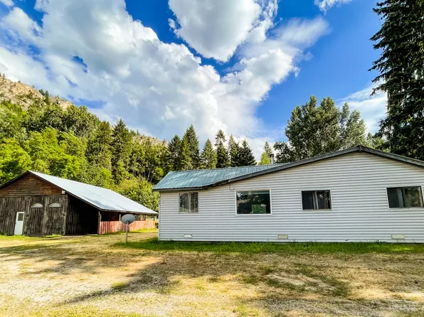 907 Leroy Ave, Northport, WA 99157