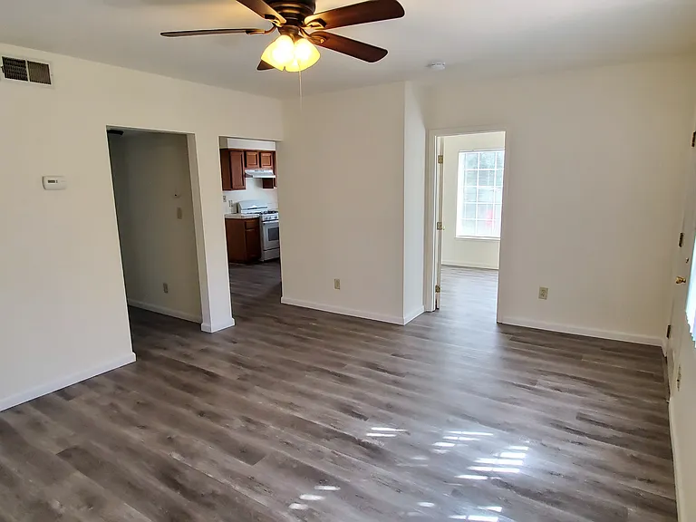571 El Camino Ave — Photo 5