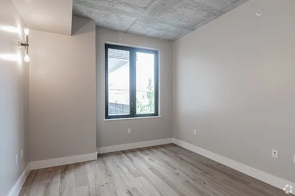 Rented by Safdie Realty Group | media 2