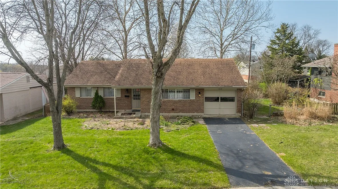 454 Goldleaf Ave photo 1