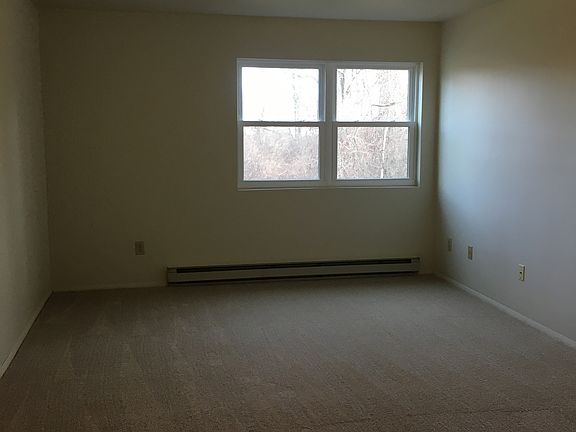 5th image of 3 Colatosti Pl APT 8