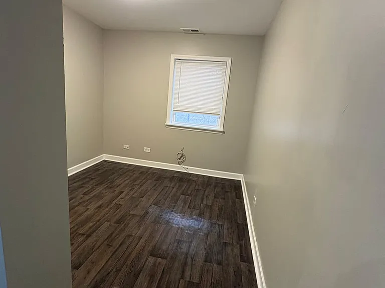 5905 S Indiana Ave #1 — Photo 9