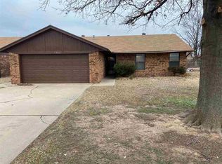 5902 Cedar Ridge Dr, Enid, OK 73703