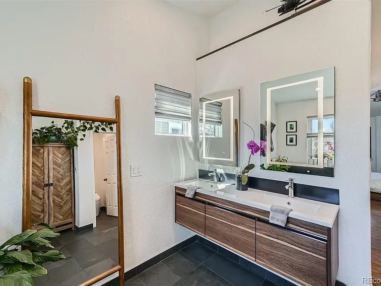8031 E Bayaud Ave — Photo 21