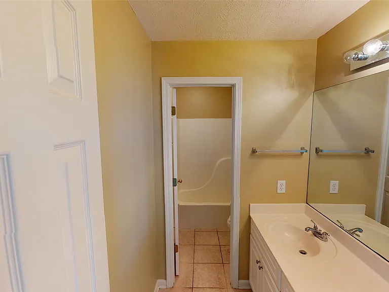 615 Castlebrook Dr — Photo 31