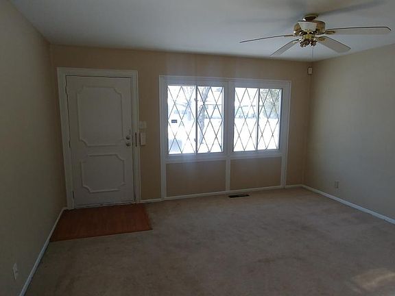 4th image of 4825 Karen Dr