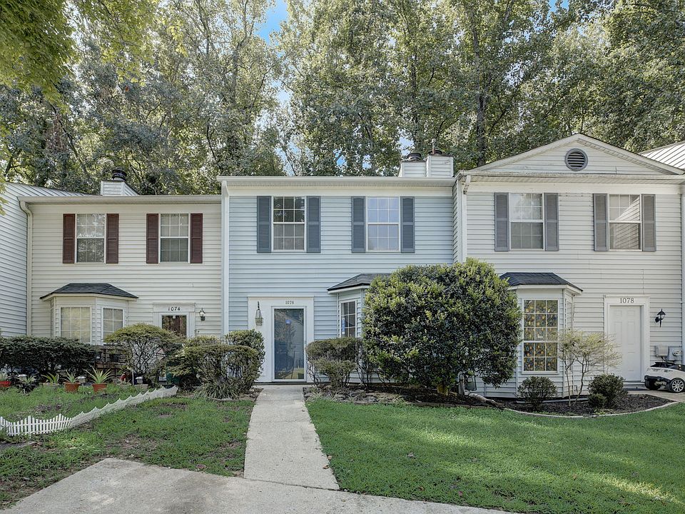 1st image of 1076 Huntington Trce SE