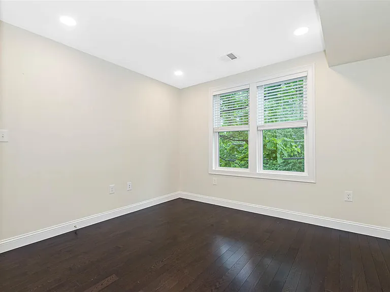 68 Winchester St #2 — Photo 31