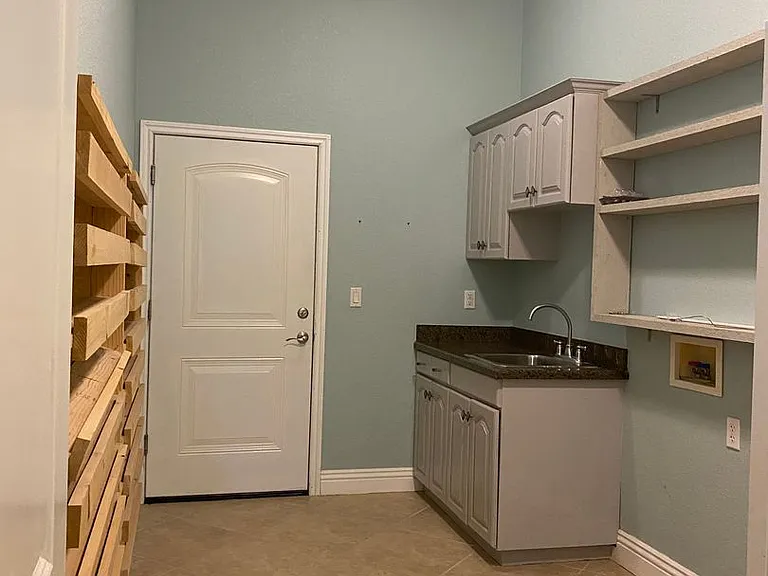 3611 Oakleaf Ave — Photo 42