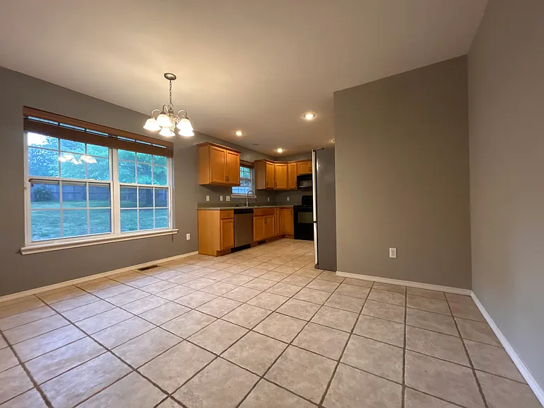 Dining area & Kitchen