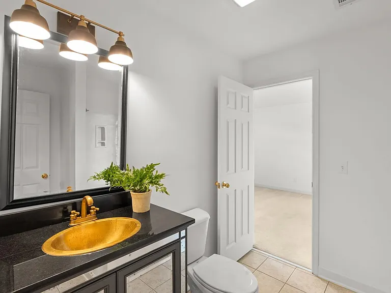 401 Beauchamp Cir — Photo 18