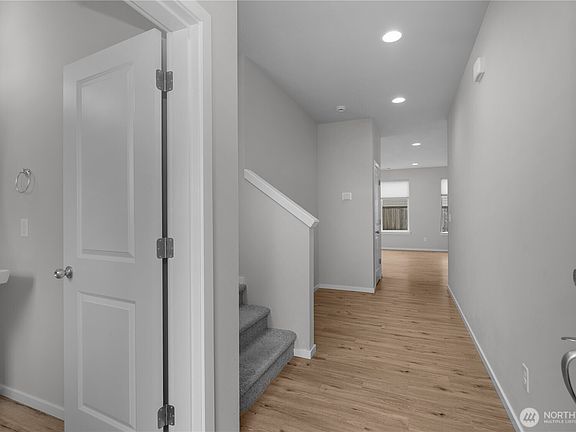 3rd image of 2413 Mookie Lane NE