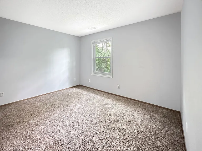 3344 Berwood Ct W — Photo 13