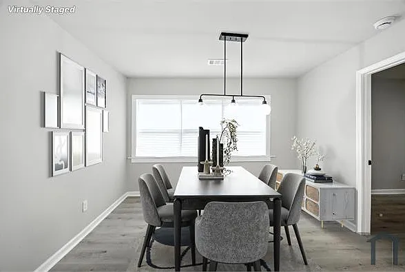 594 Robert Henry St — Photo 16