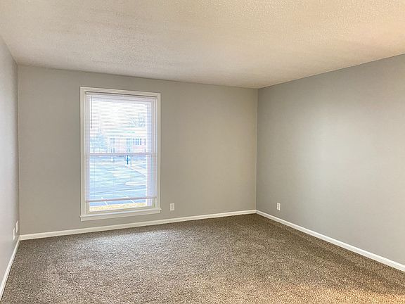 3rd image of 526 Main St #7
