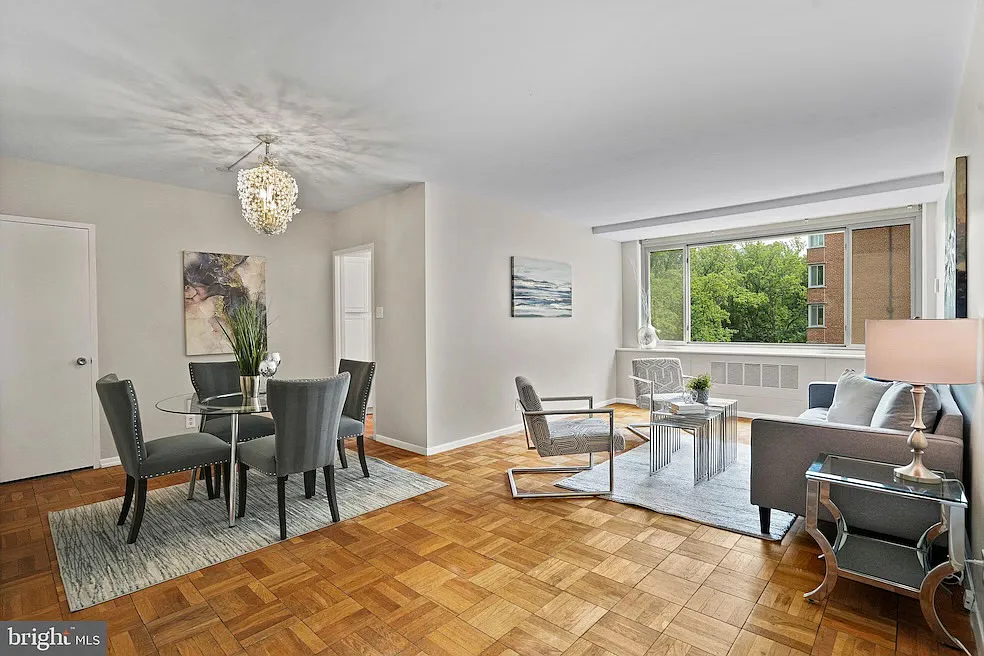 2 bed, 918 sqft, $2,700 — Photo 1