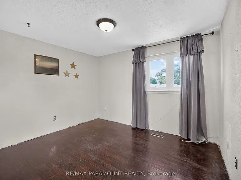 47 Cloverdale Dr — Photo 21