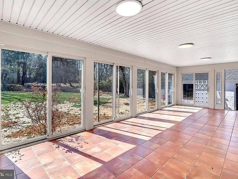 32 Cranbury Rd — Photo 11