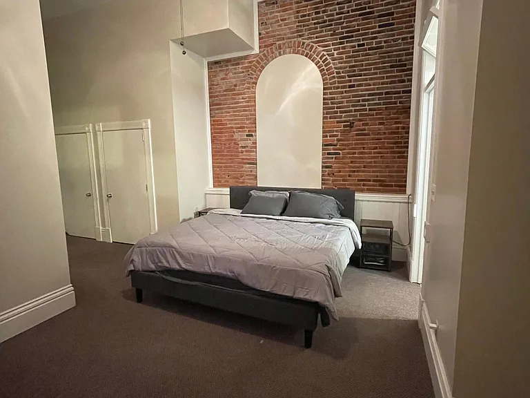327 1st Ave NW #A — Photo 8