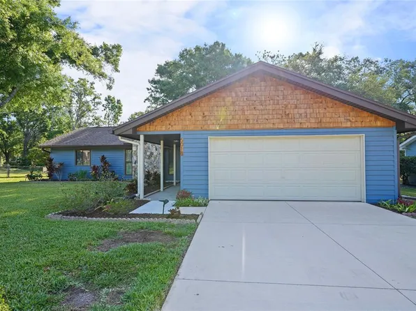 5018 Forestgreen Dr E, Lakeland, FL 33811