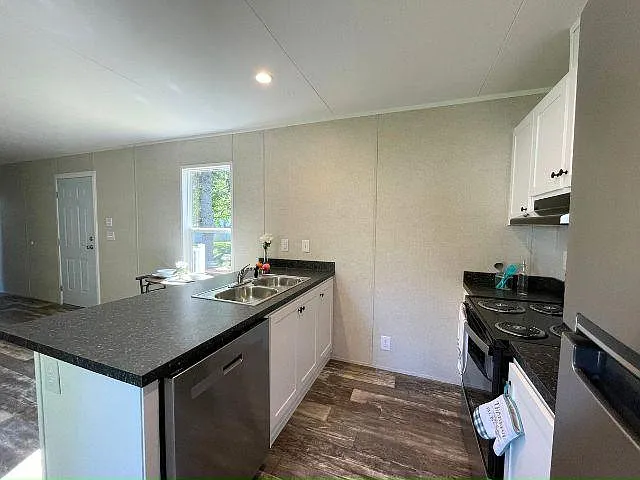 8776 Turkey Ridge Rd #103 — Photo 5
