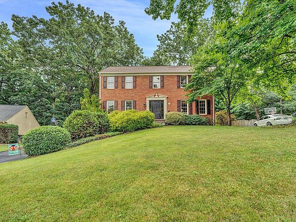 4th image of 4457 Branderwood Dr