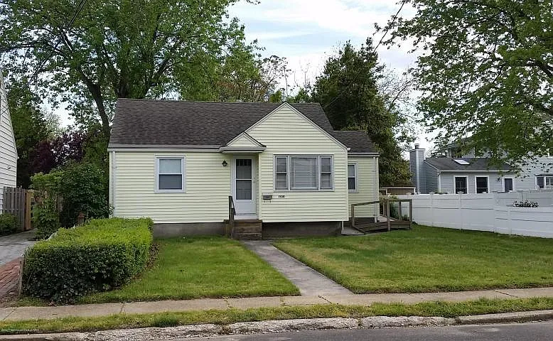 1130 Trenton Ave photo 1