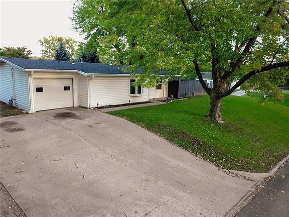 2nd image of 3315 Messanie St