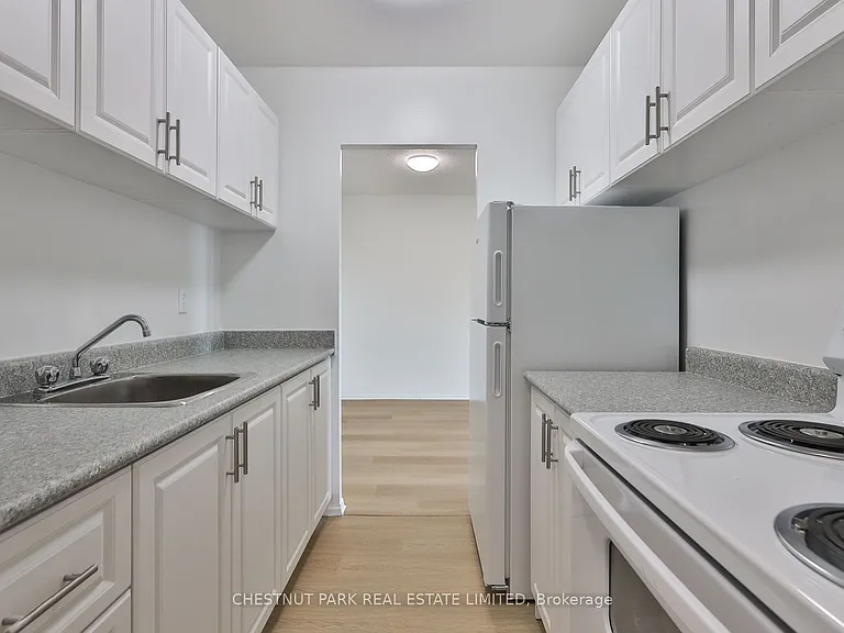888 Glen St #525 — Photo 5