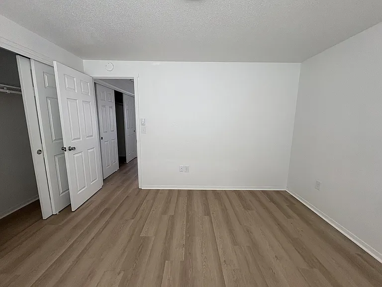 Bridgeview Flats — Photo 42