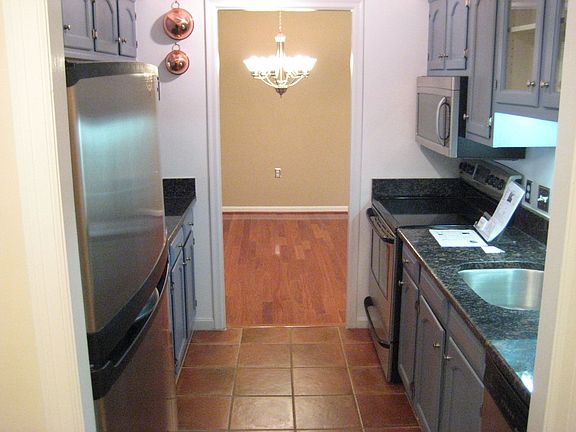 Stainless Steel/Granite Kitchen