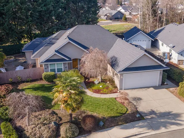 1116 Cashmere Dr, Grants Pass, OR 97527