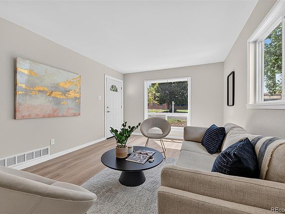 5th image of 1160 Vaughn Street