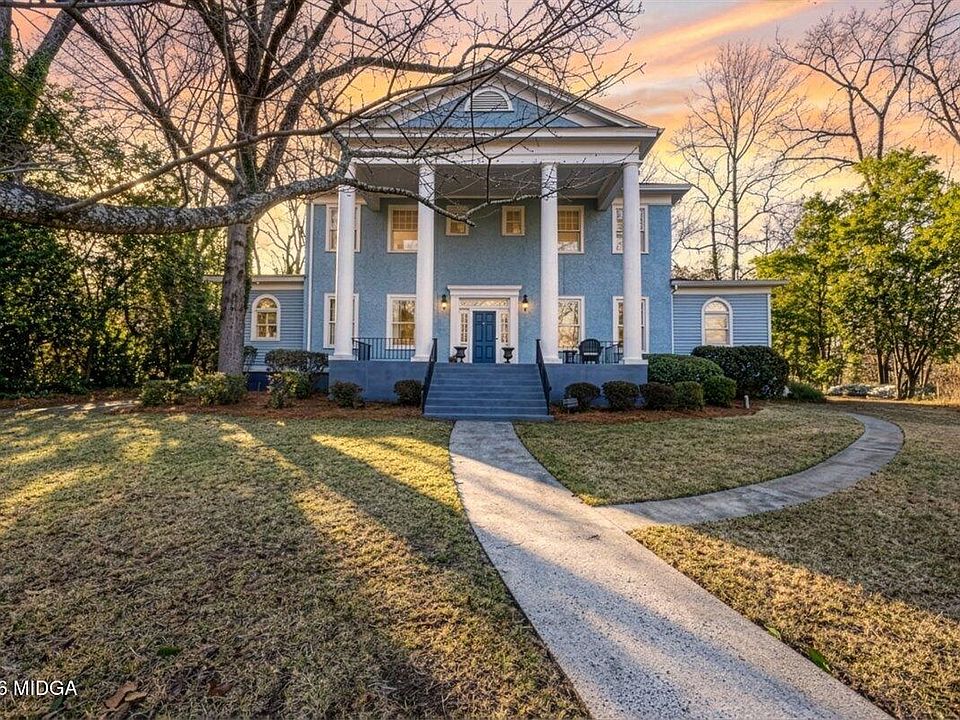 1st image of 3285 Vista Cir
