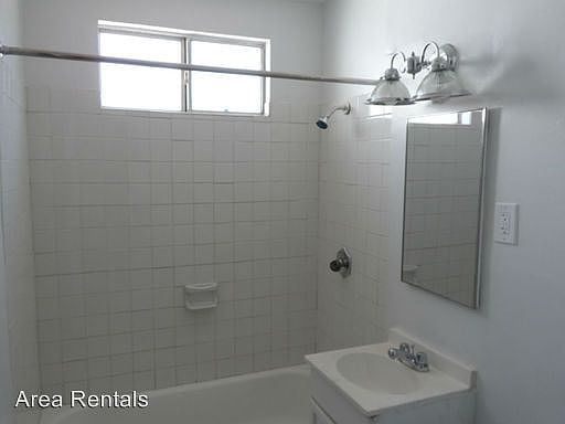 3rd image of 333 Melissa St