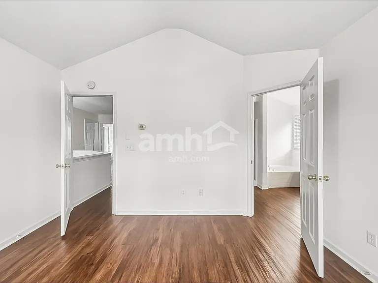 5 Phaeton Ave — Photo 12
