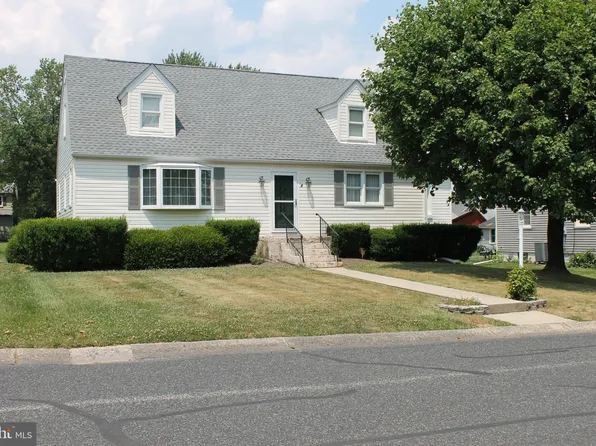 7 Walnut St, Richlandtown, PA 18955