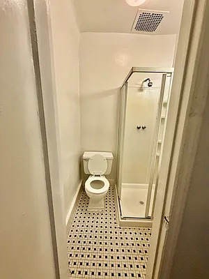 Bathroom, photo 1