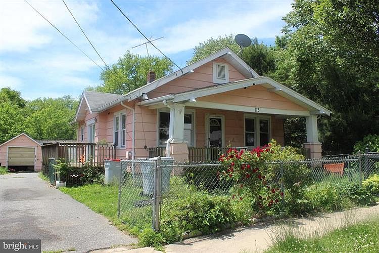 2nd image of 113 W Almond St