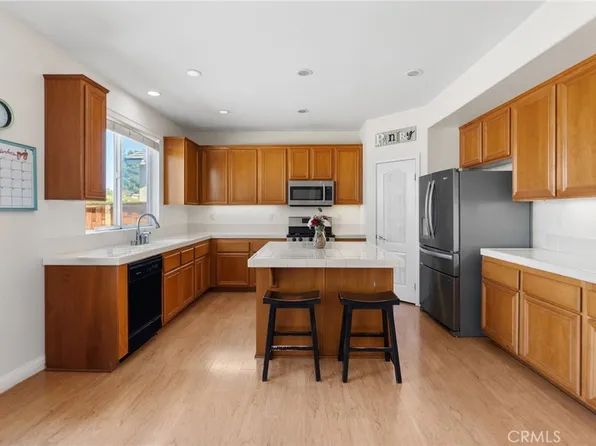 3050 Sand Pine Trl, Hemet, CA 92545