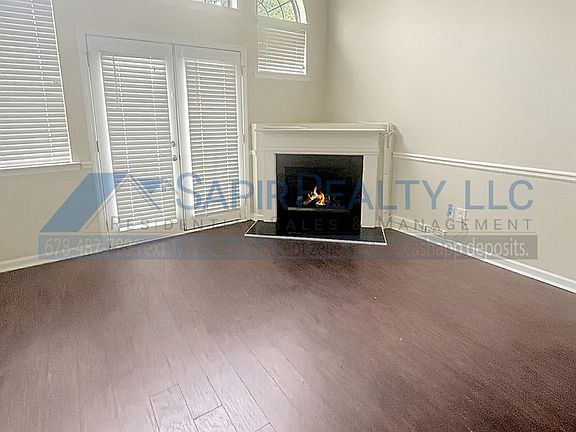 5th image of 998 Pierce Brennen Dr