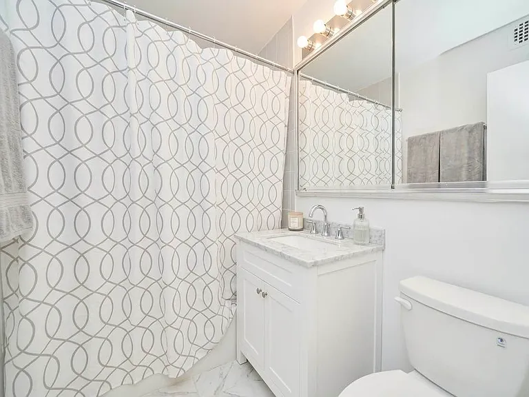 458 W 52nd St #1B — Photo 5