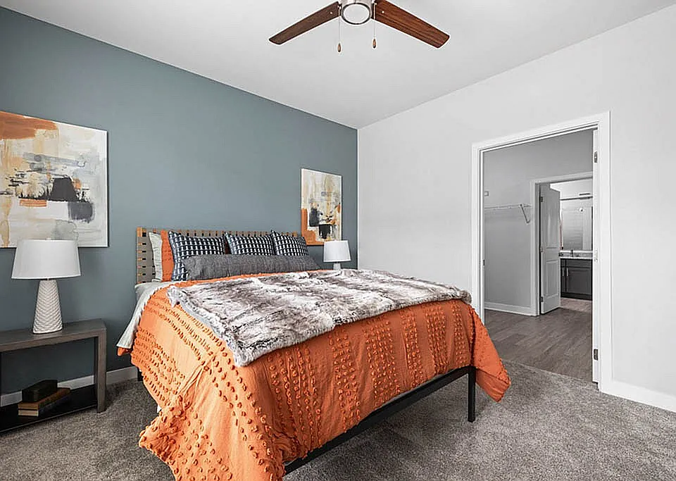 Spacious Bedroom with Modern Decor