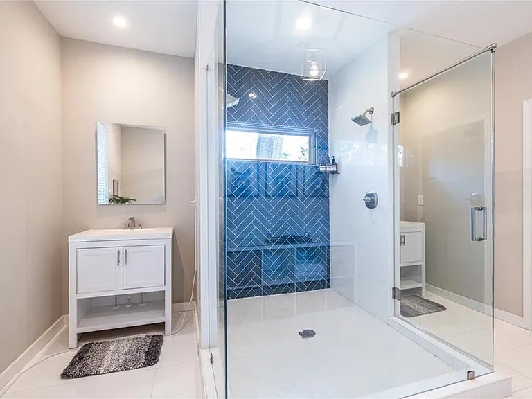 1450 May Ave SE — Photo 33